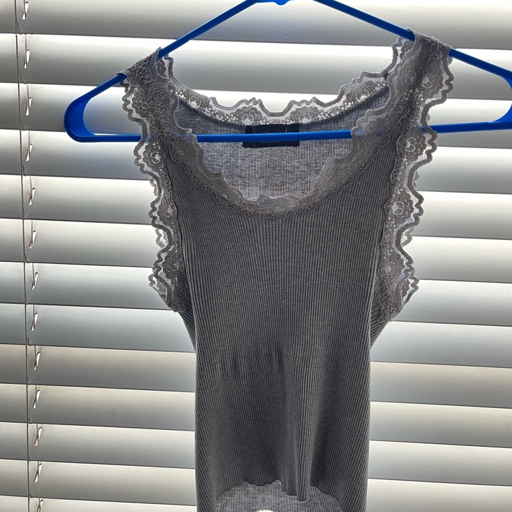 grey tank!